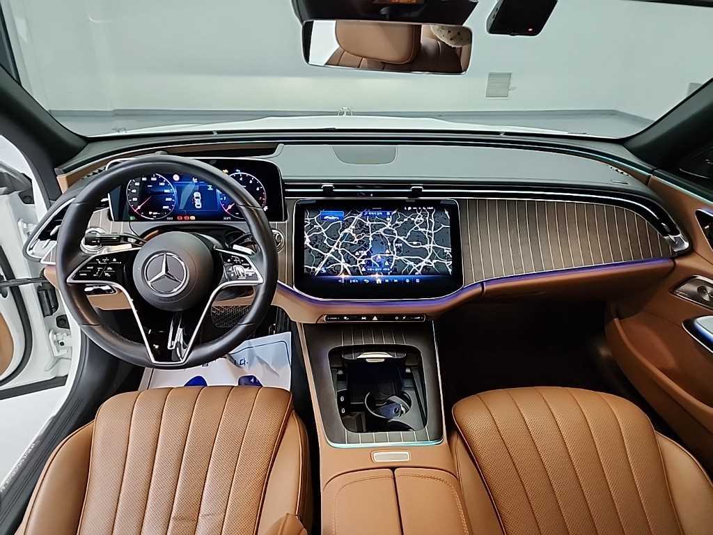 Mercedes Benz E class - Vista 7