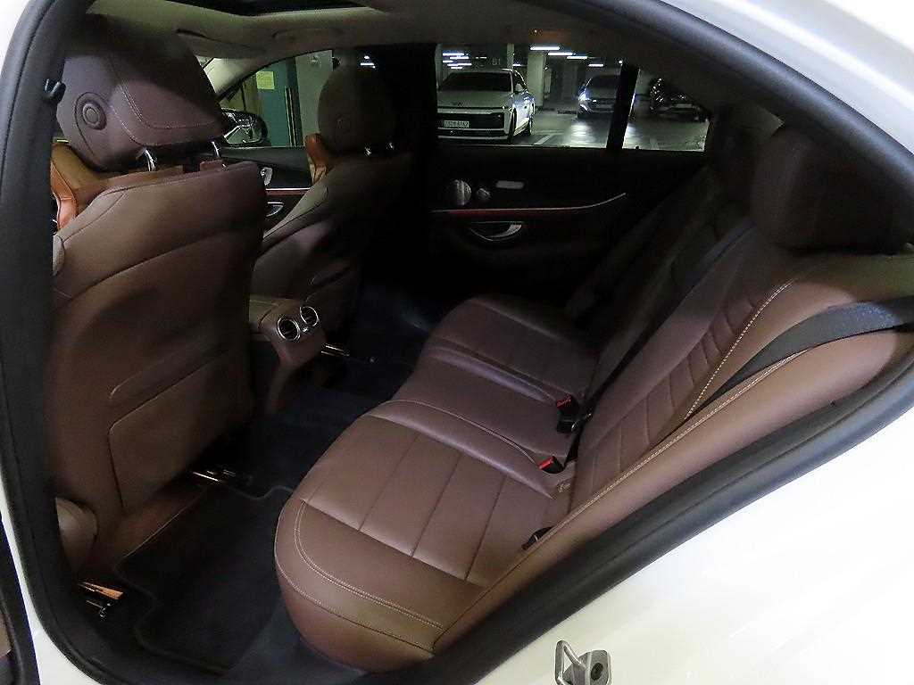 Mercedes Benz E class - Vista 7