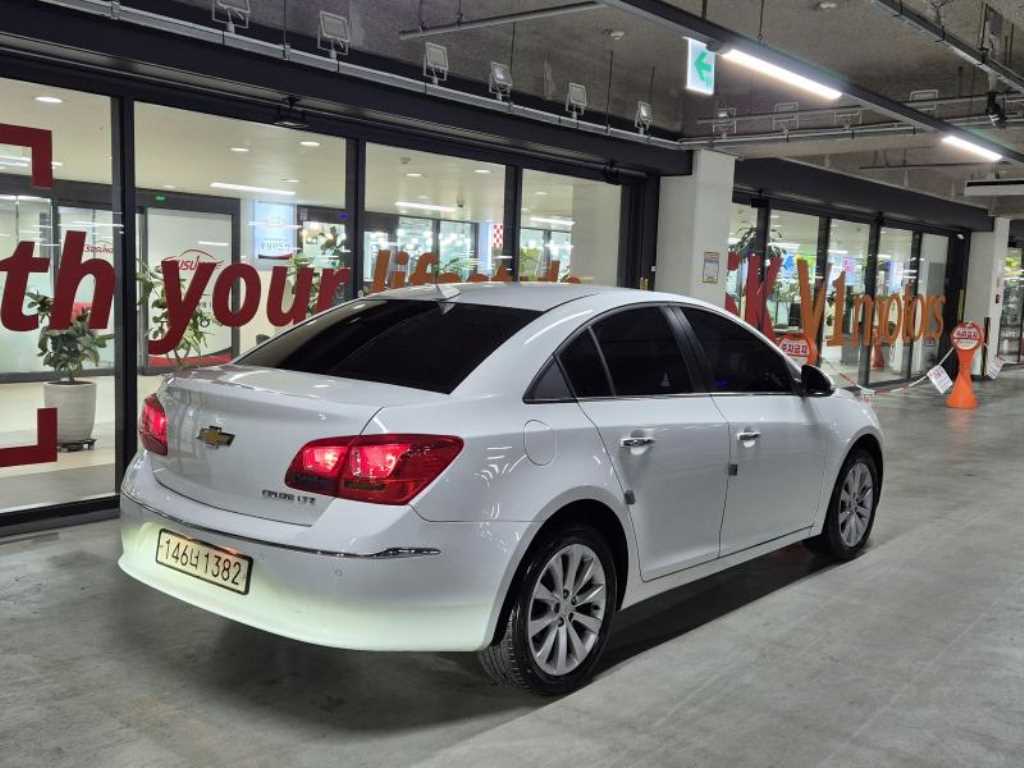 Chevrolet Cruise - Vista 4