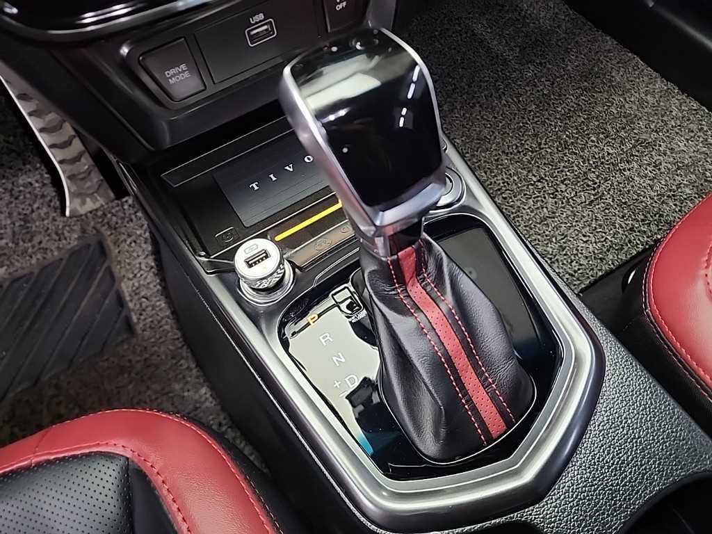 Ssangyong Tivoli - Vista 8