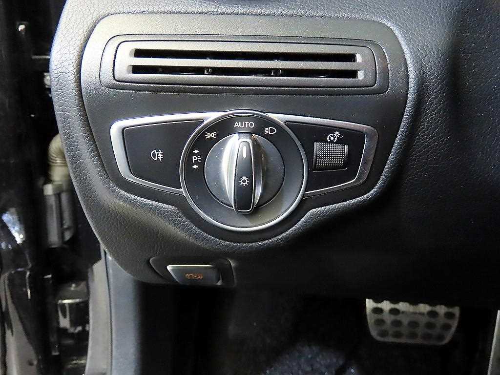 Mercedes Benz C Class 2017 Negro - Importación desde Corea - HF Imports Iquique - Foto 14