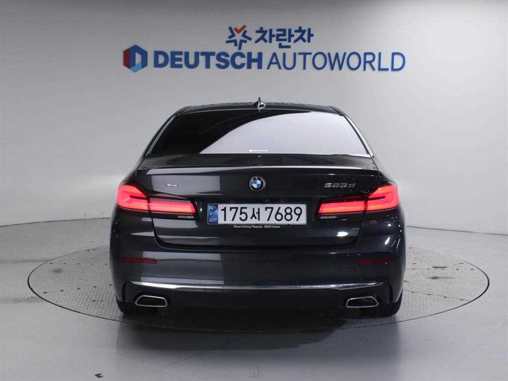 BMW 5 Series - Vista 4