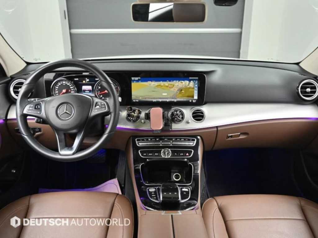 Mercedes Benz E class - Vista 7