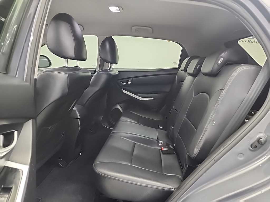 Ssangyong Korando - Vista 12