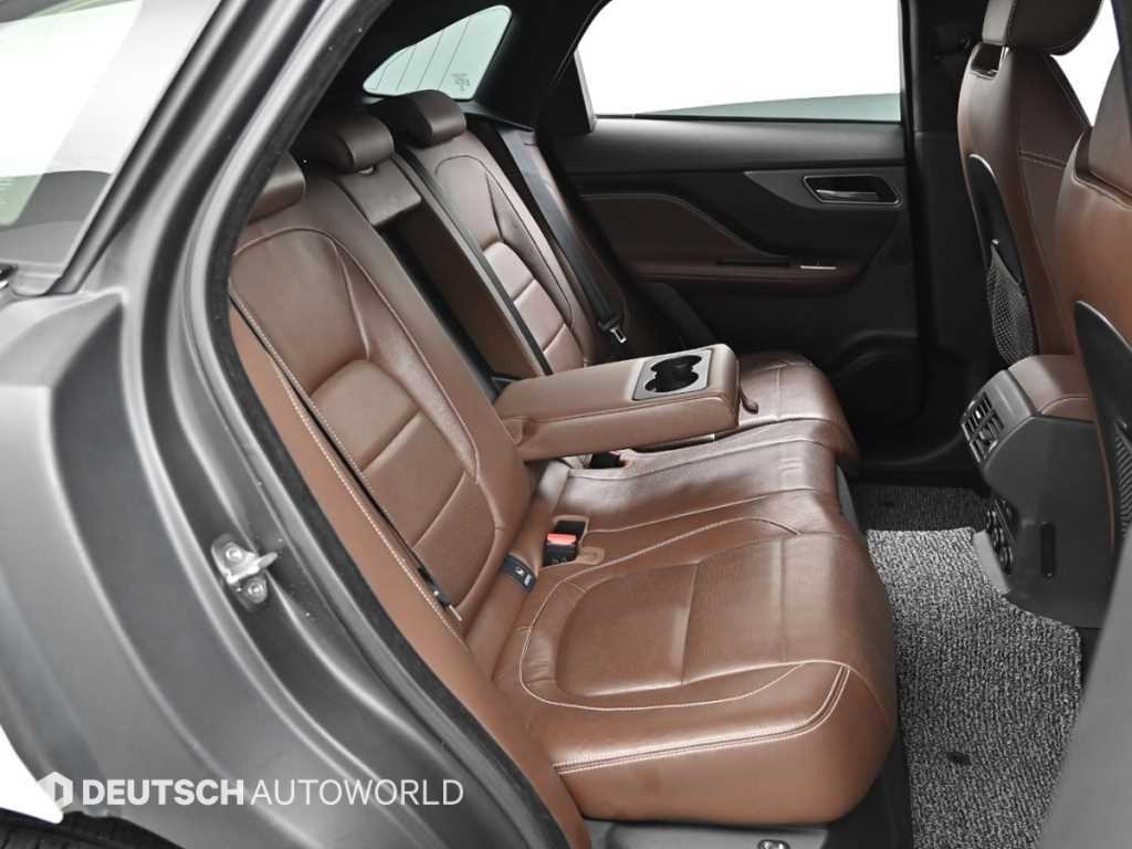 Jaguar F-PACE - Vista 12