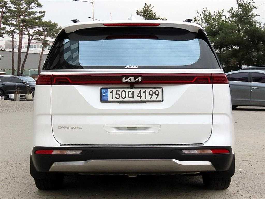 KIA Carnival - Vista 4