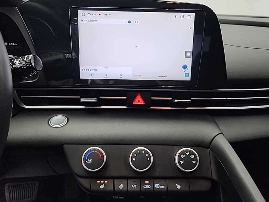 HYUNDAI Avante - Vista 10