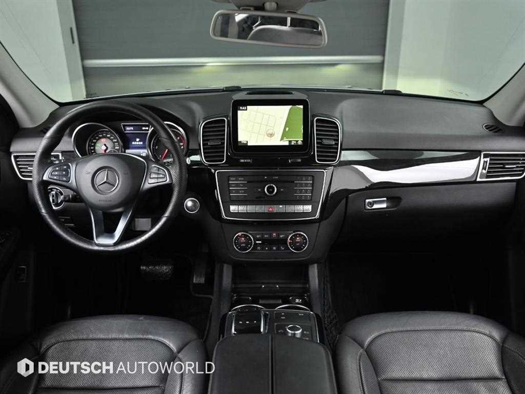 Mercedes Benz GLE Class - Vista 7