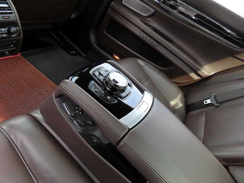 BMW 7 Series 2015 Negro - Importación desde Corea - HF Imports Iquique - Foto 14