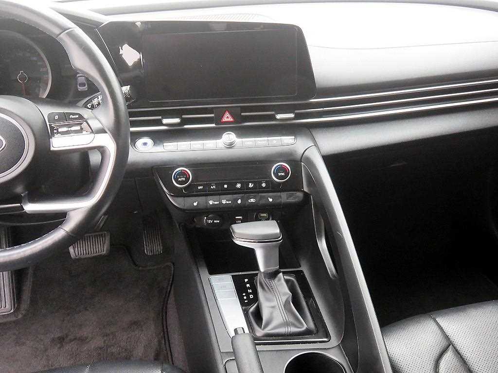 HYUNDAI Avante - Vista 11