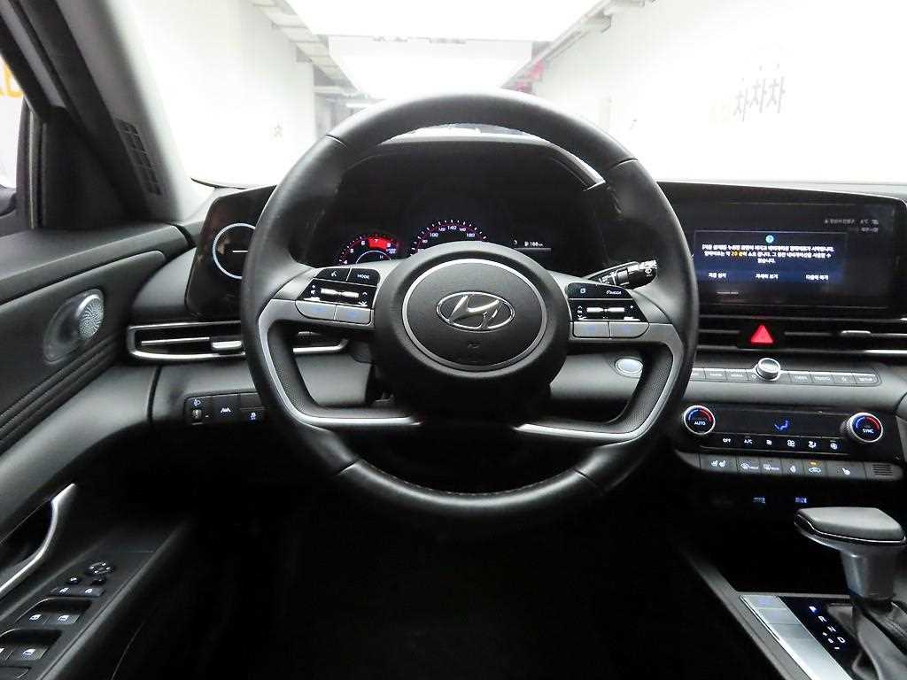 HYUNDAI Avante - Vista 7