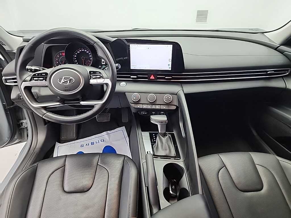 HYUNDAI Avante - Vista 7