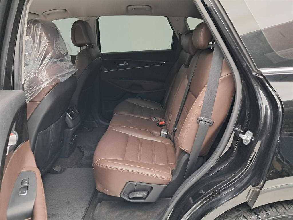 KIA Sorento - Vista 12