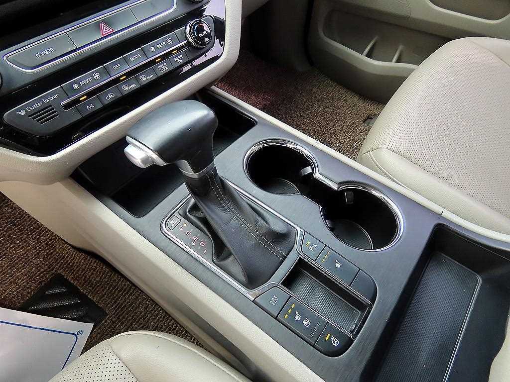 KIA Carnival - Vista 11