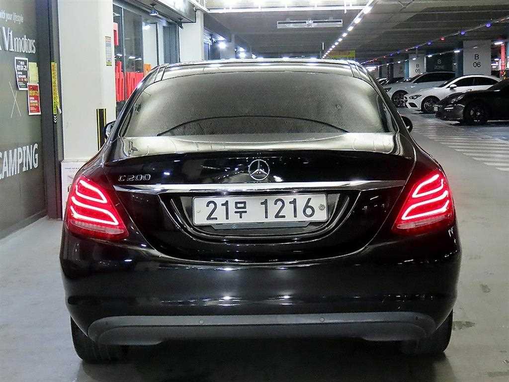 Mercedes Benz C Class - Vista 5