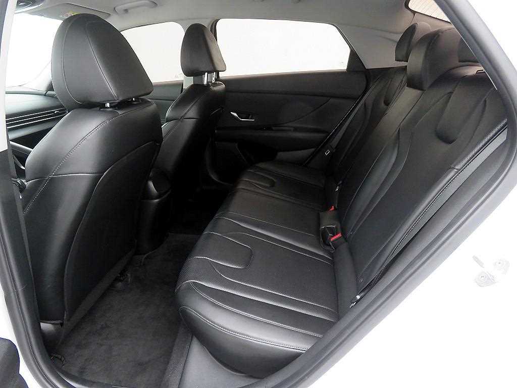 HYUNDAI Avante - Vista 6