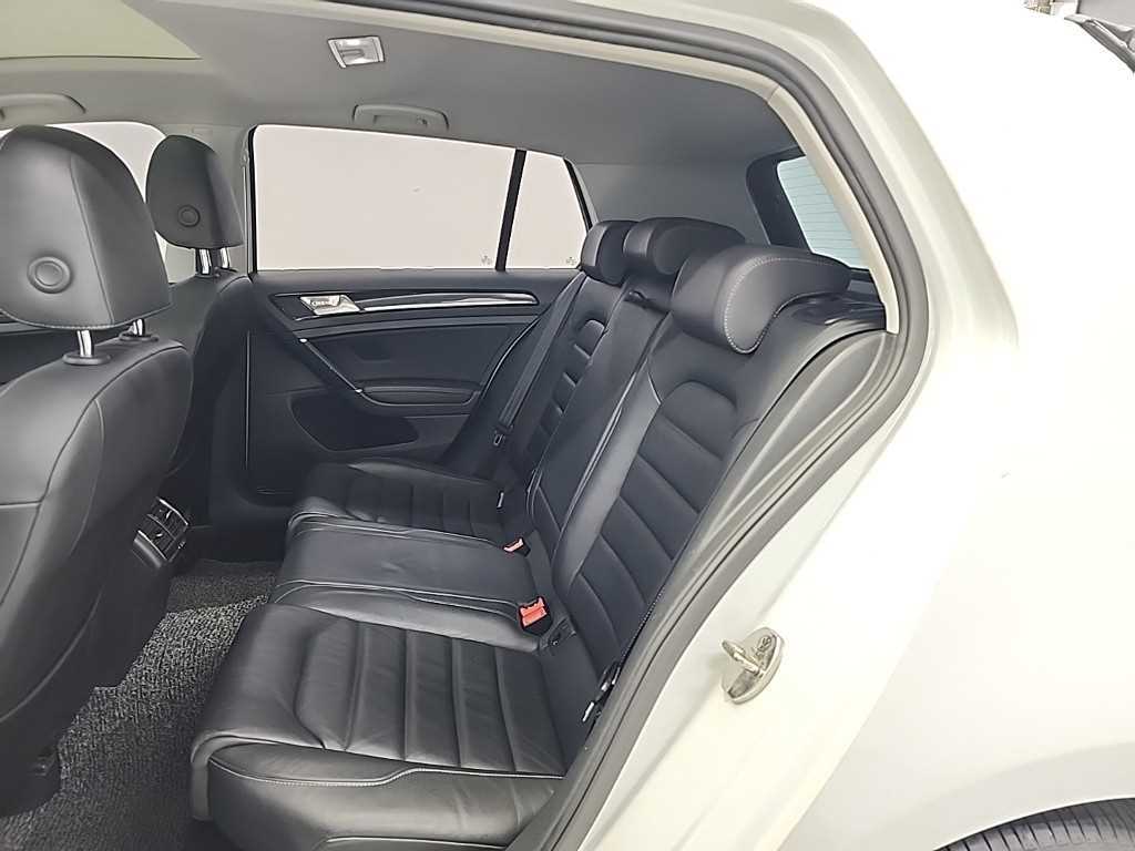 Volkswagen Golf - Vista 12