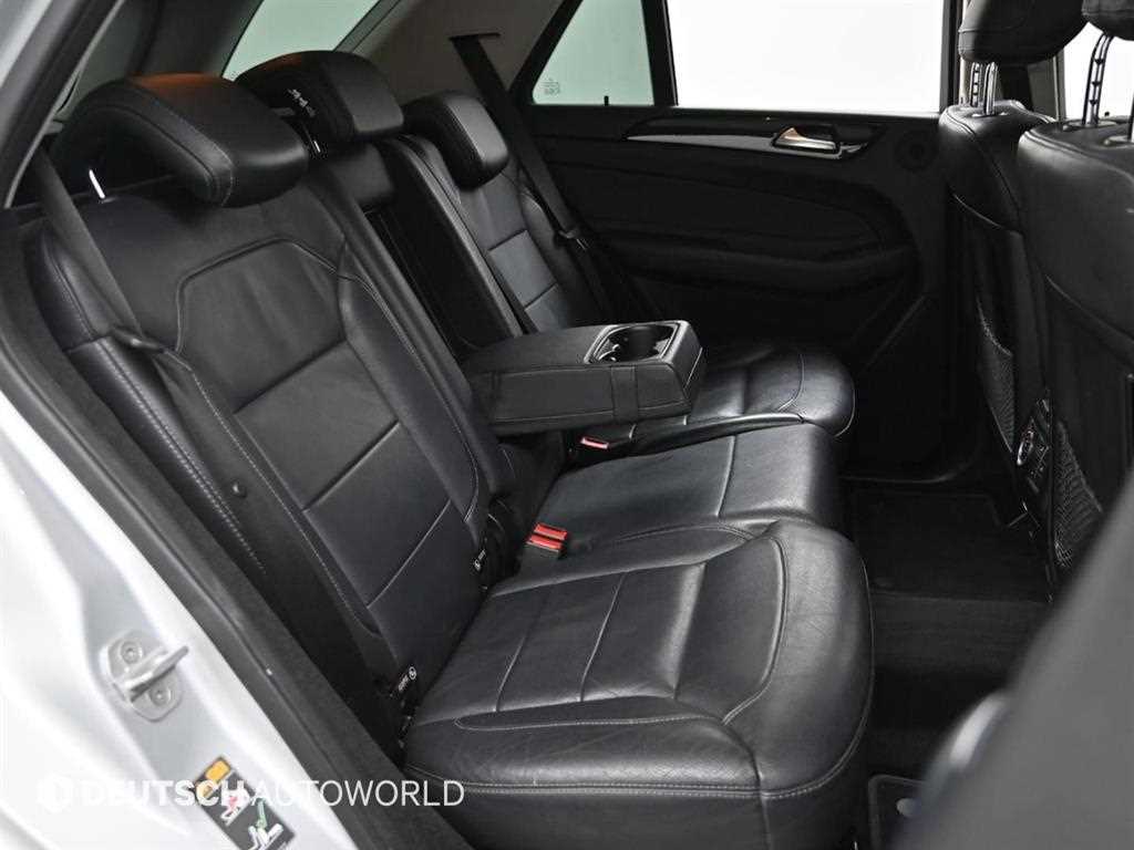 Mercedes Benz GLE Class - Vista 12