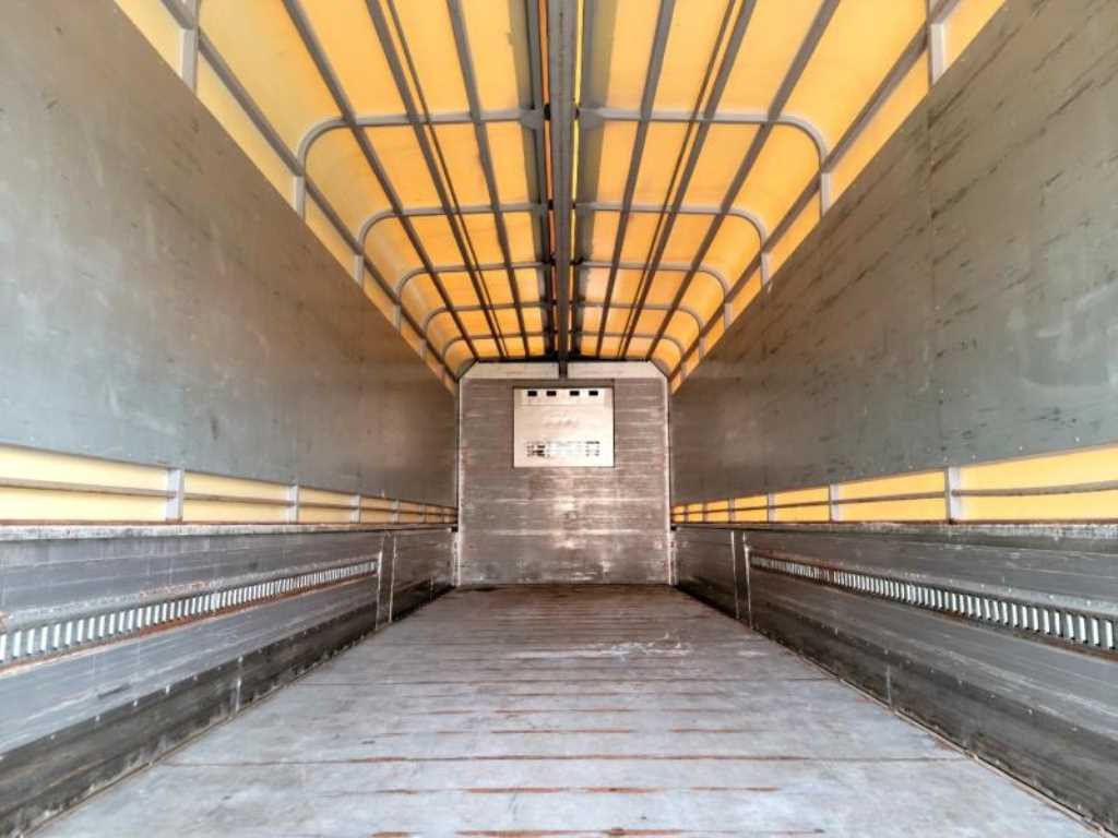 medium and large cargo truck - Vista 7