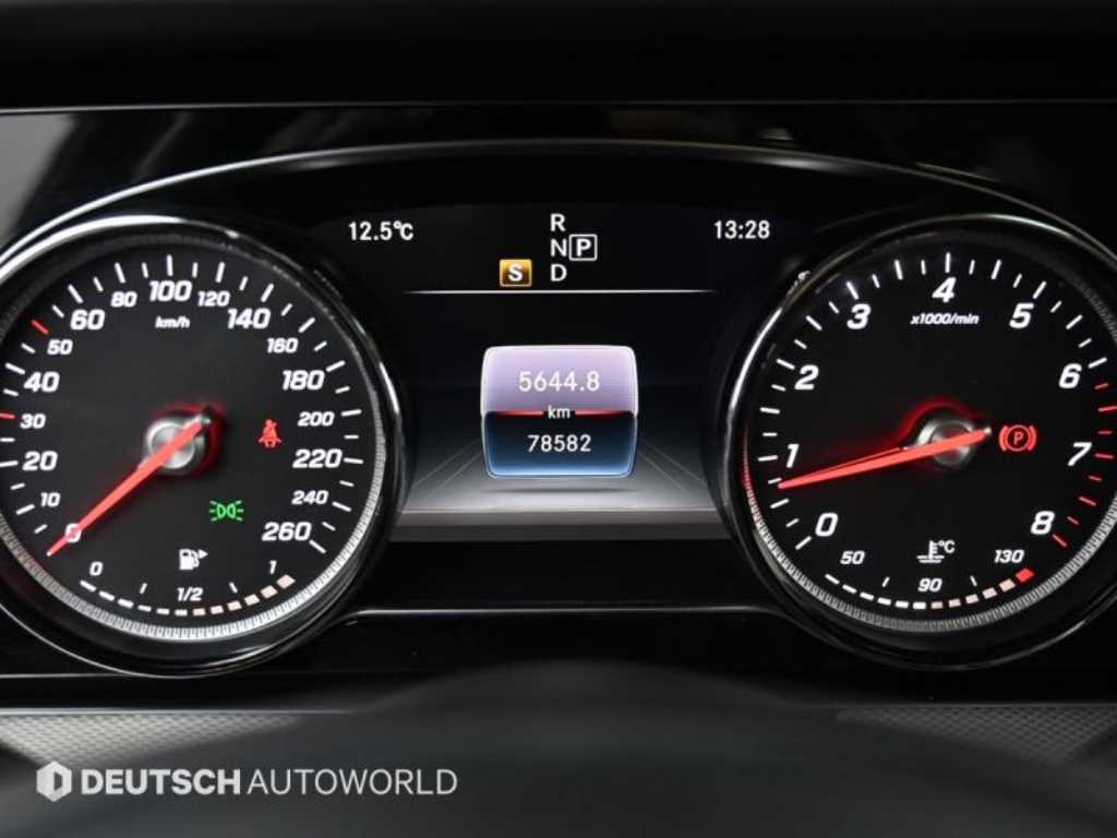 Mercedes Benz E class - Vista 6