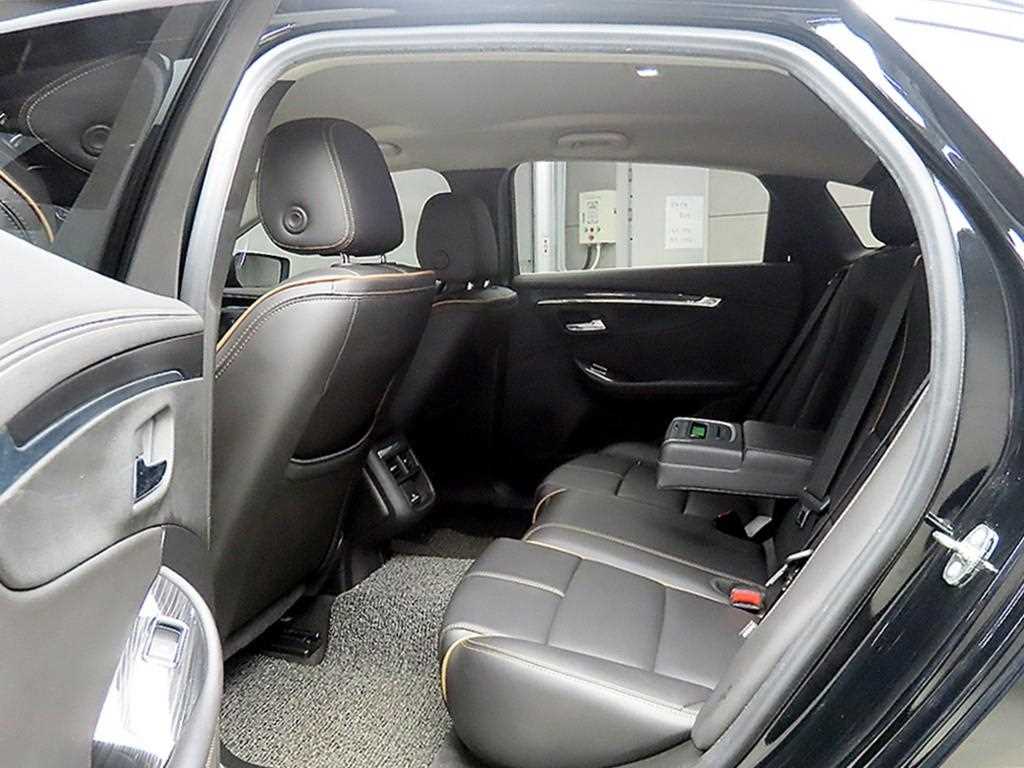 Chevrolet Impala - Vista 6