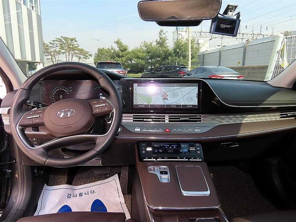 HYUNDAI Grandeur - Vista 7