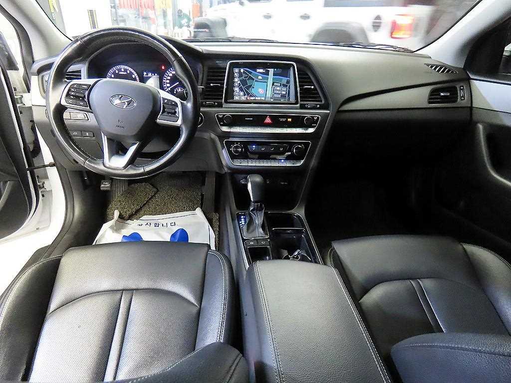 HYUNDAI Sonata - Vista 10