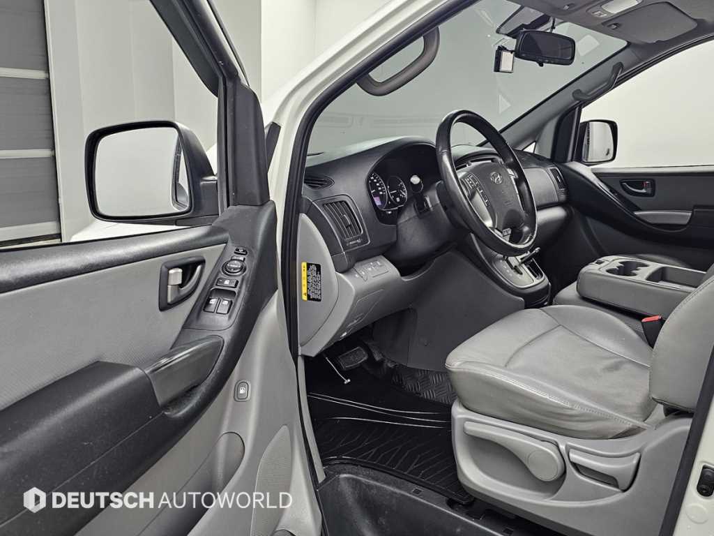 HYUNDAI Starex - Vista 11