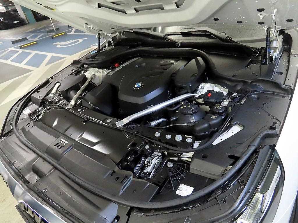 BMW 5 Series 2024 Blanco - Importación desde Corea - HF Imports Iquique - Foto 19