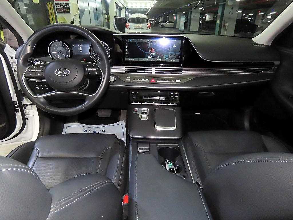 HYUNDAI Grandeur - Vista 10