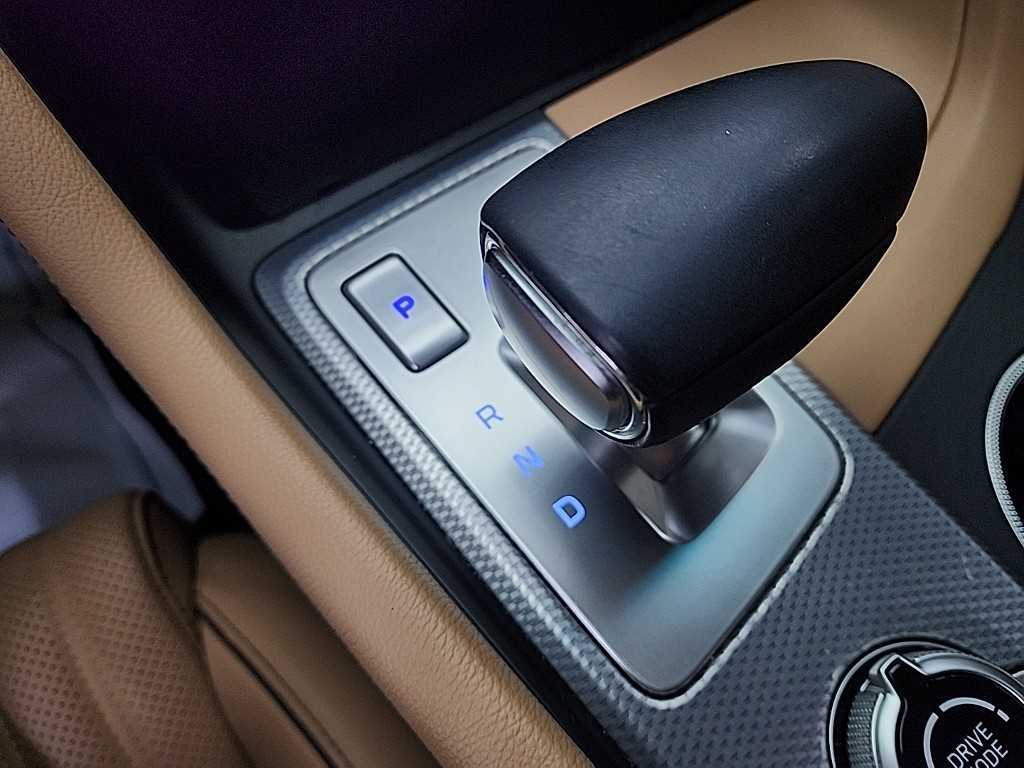 Genesis G70 - Vista 8