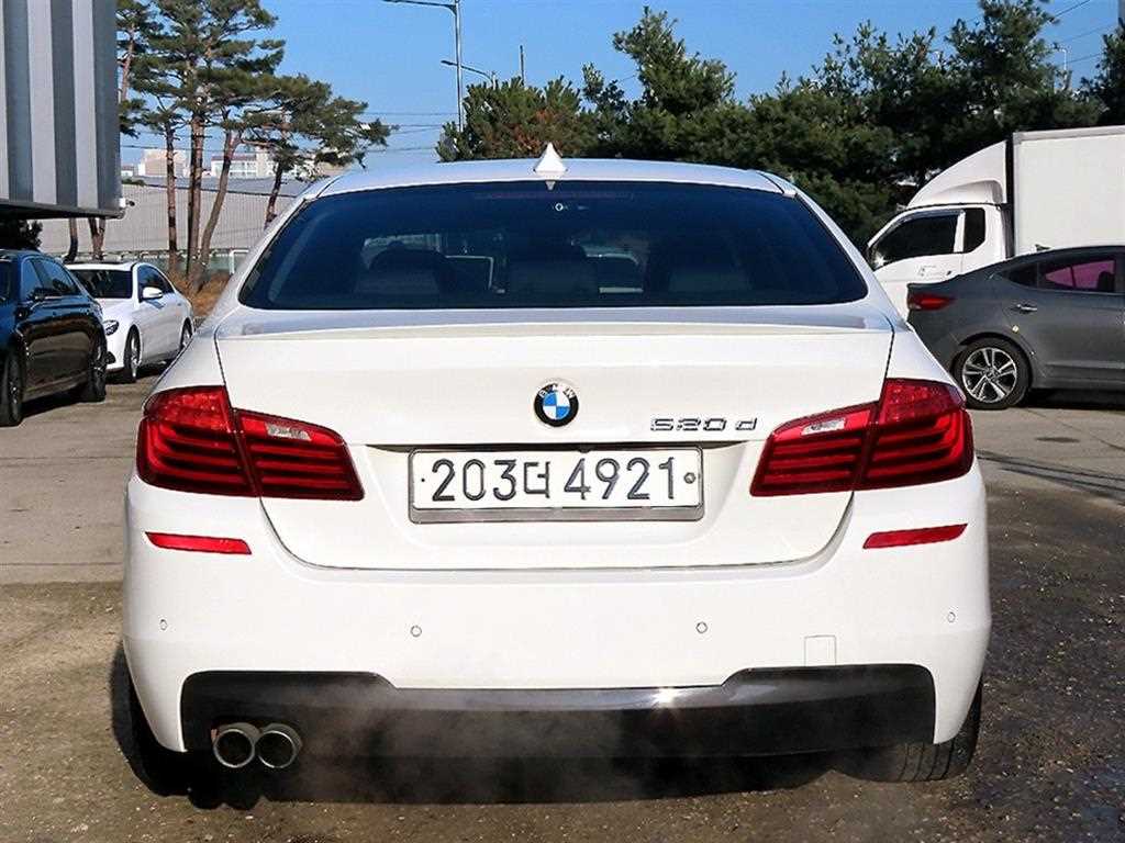 BMW 5 Series - Vista 4