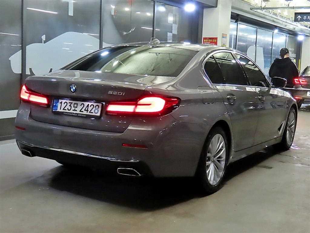 BMW 5 Series - Vista 4