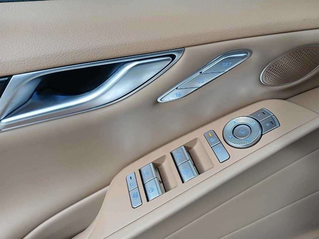 Genesis G80 2025 Gris - Importación desde Corea - HF Imports Iquique - Foto 15