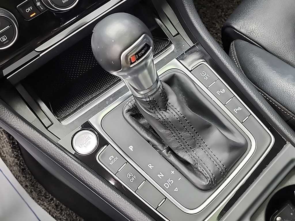 Volkswagen Golf - Vista 8