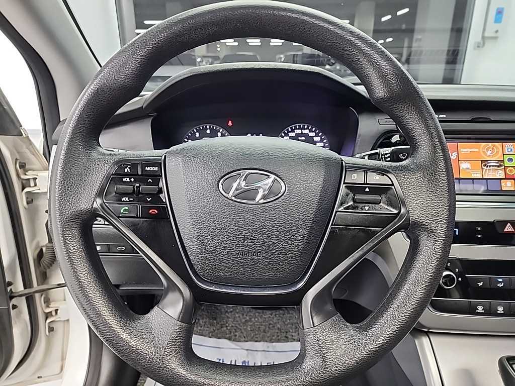 HYUNDAI Sonata - Vista 9