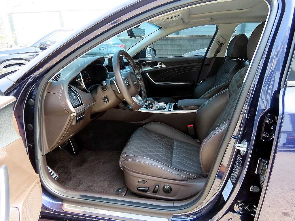 KIA Stinger - Vista 5