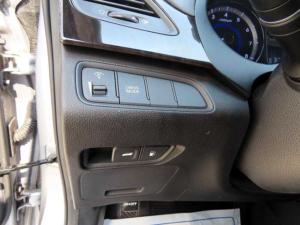 HYUNDAI Grandeur - Vista 12