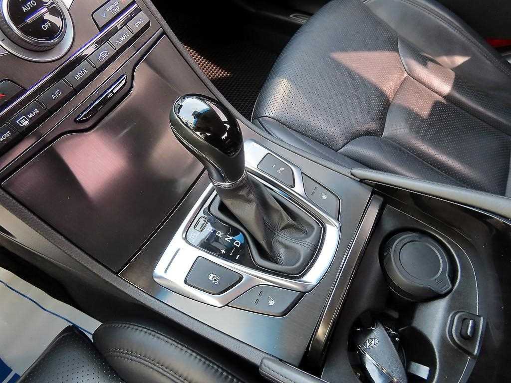 HYUNDAI Grandeur - Vista 10