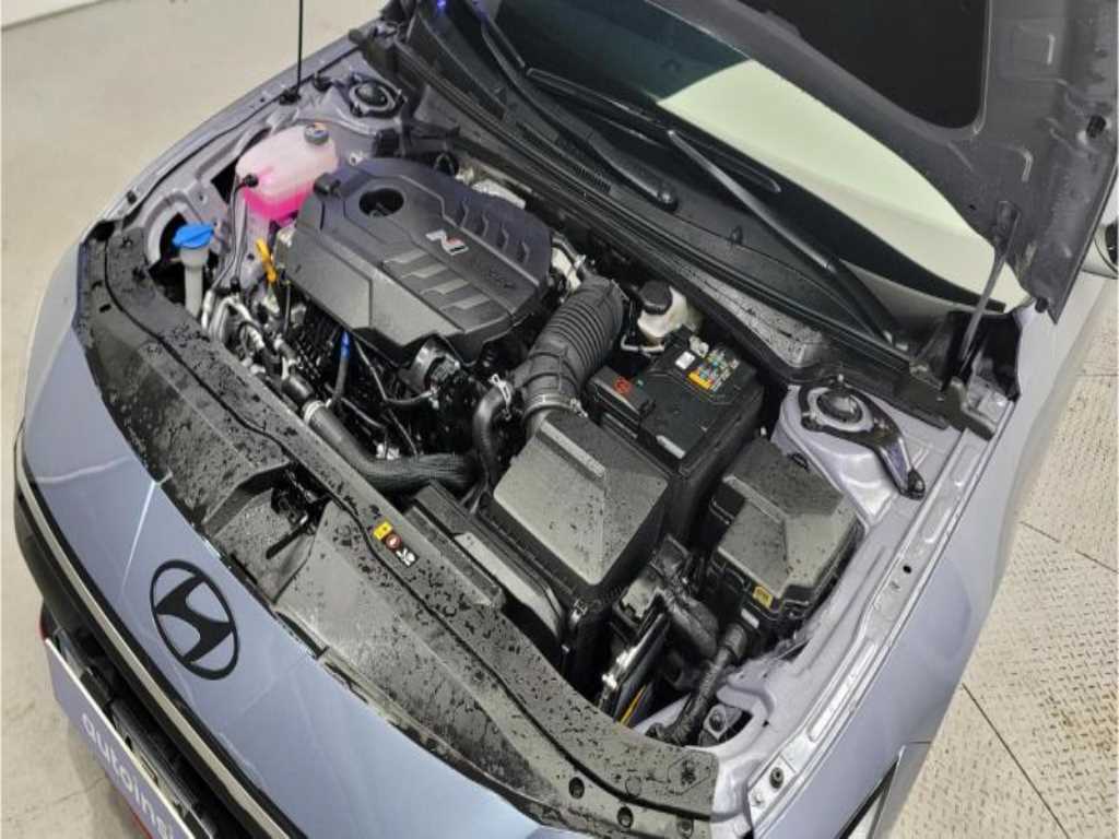 HYUNDAI Avante - Vista 5