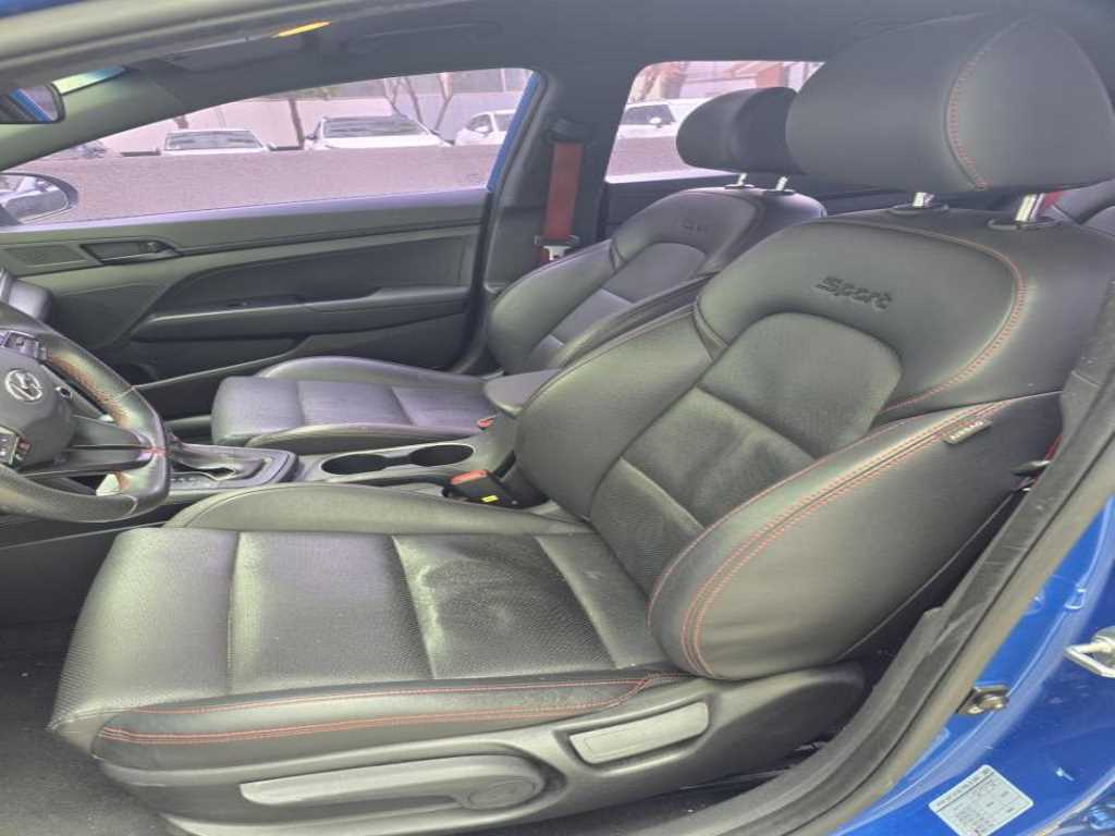 HYUNDAI Avante - Vista 8