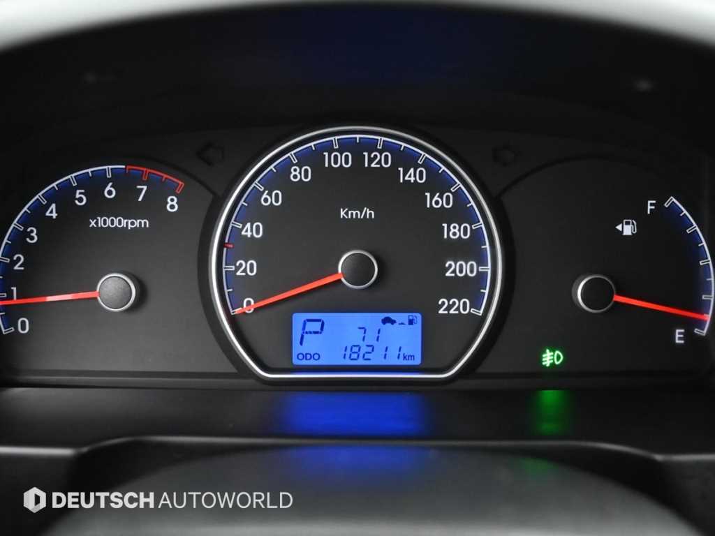 HYUNDAI Avante - Vista 8