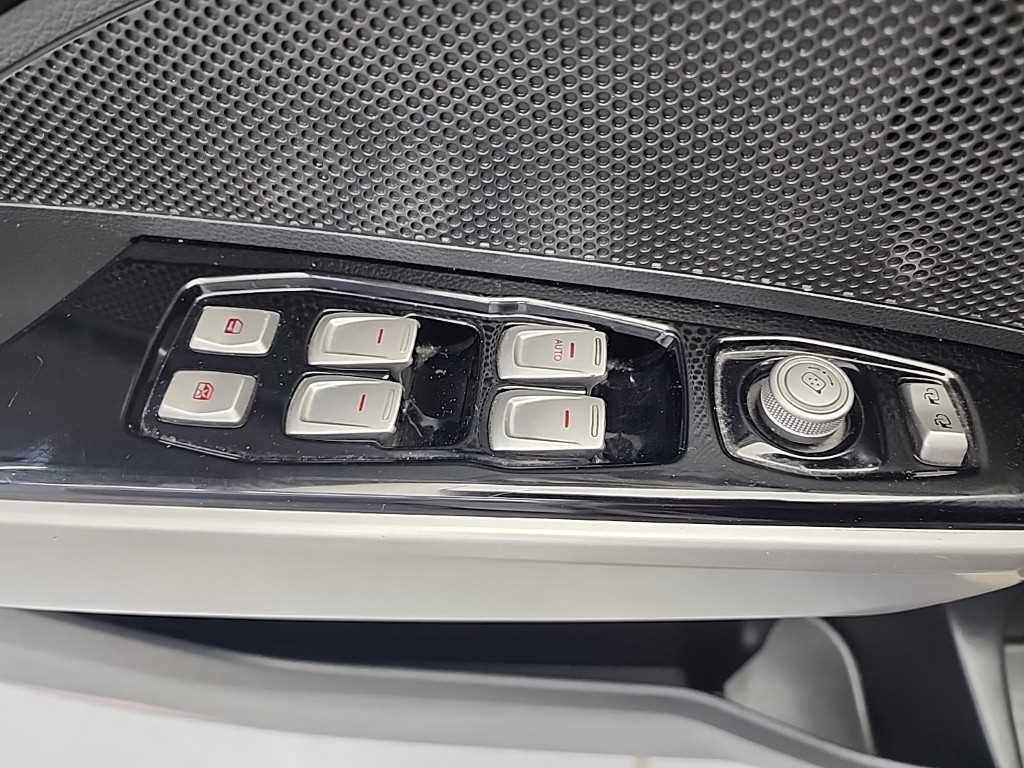 Ssangyong Tivoli 2017 Blanco - Importación desde Corea - HF Imports Iquique - Foto 15