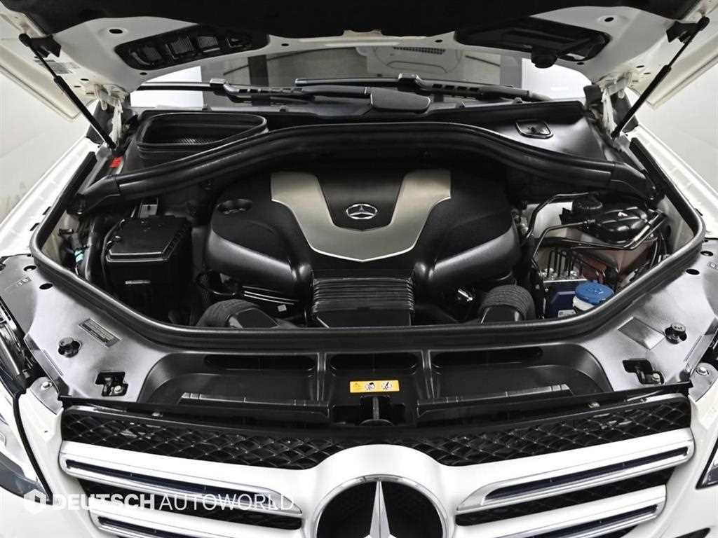 Mercedes Benz GLE Class - Vista 6