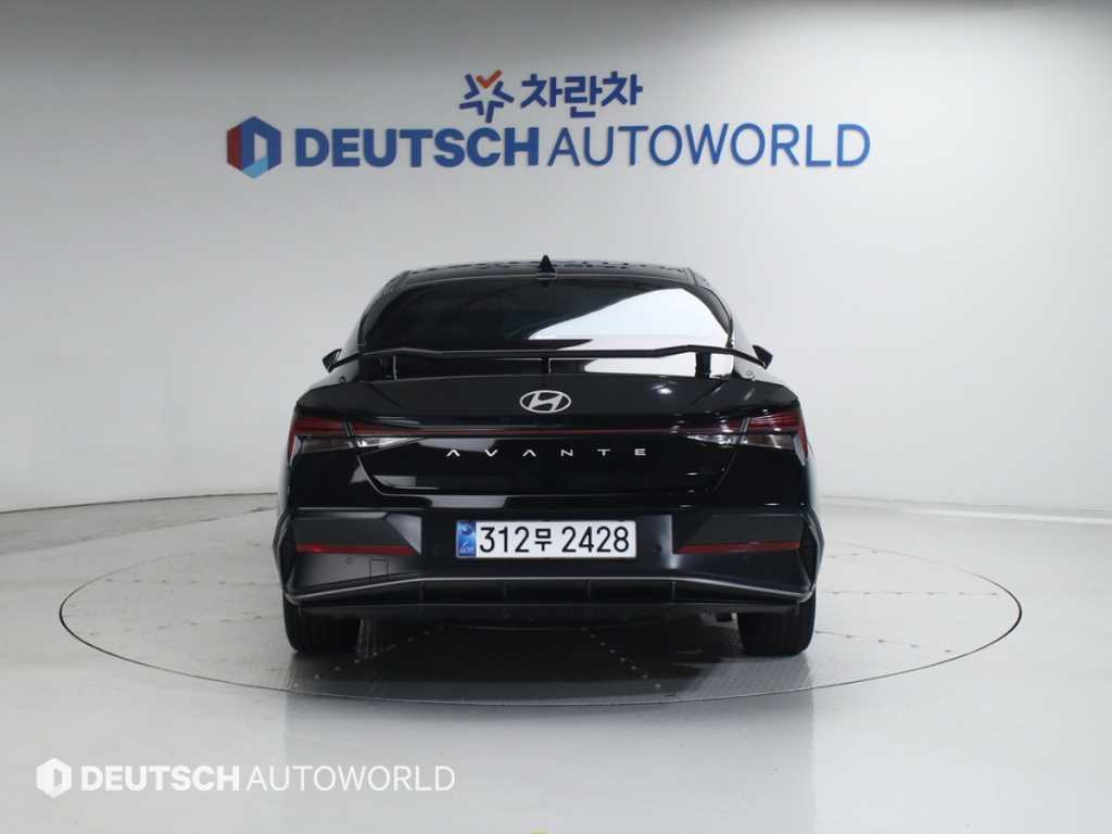 HYUNDAI Avante - Vista 4