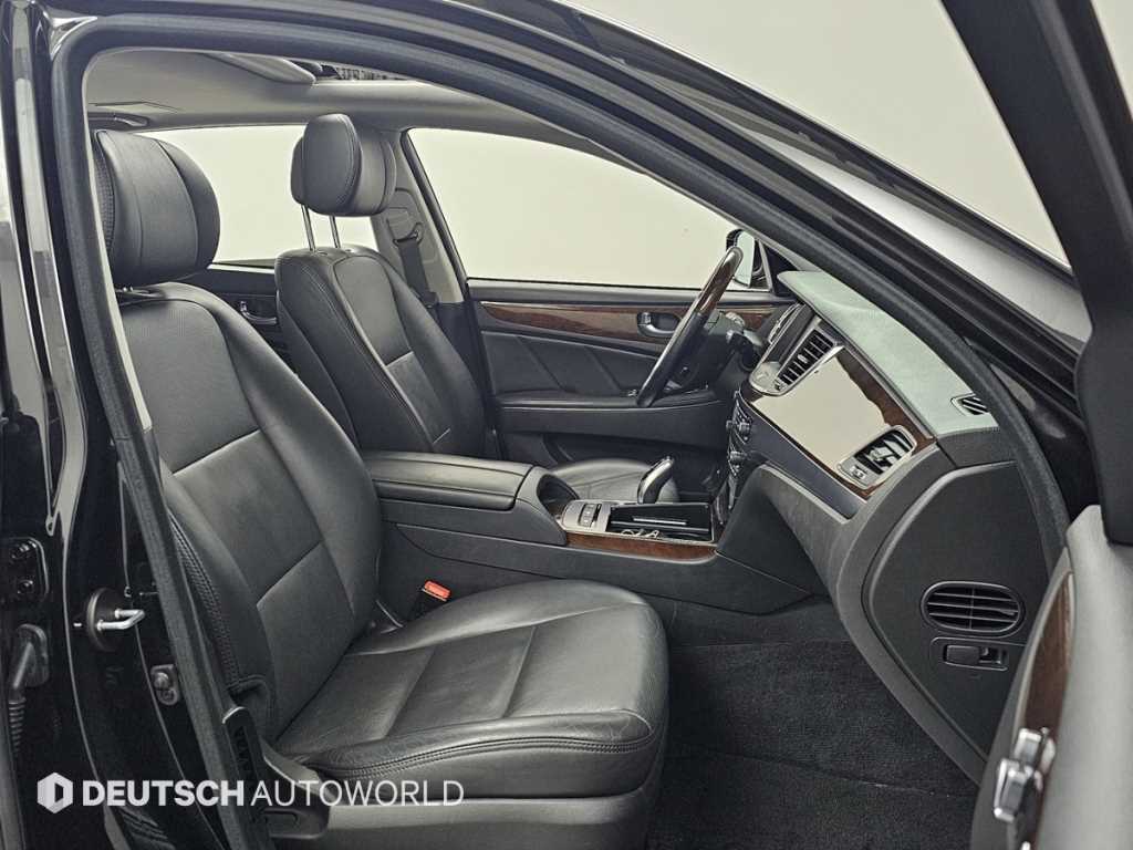 HYUNDAI Equus - Vista 10