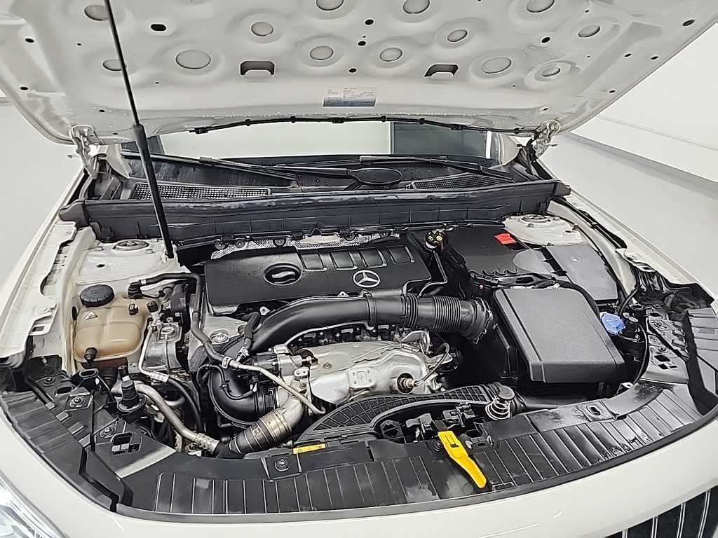 Mercedes Benz GLB Class - Vista 5