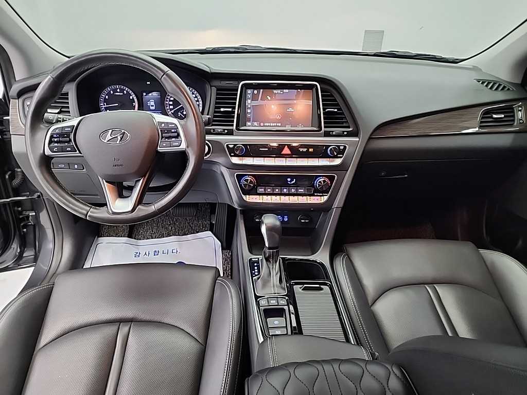 HYUNDAI Sonata - Vista 7