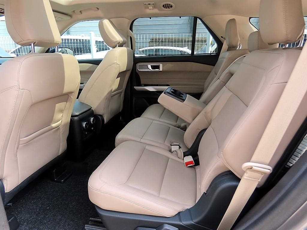 Ford Explorer - Vista 6