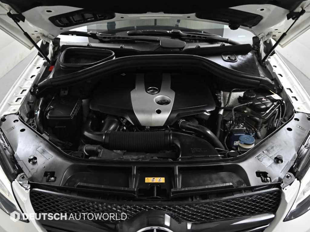 Mercedes Benz GLE Class - Vista 6